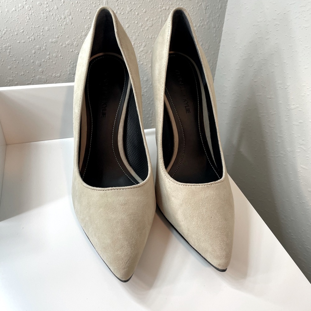 Kendall + Kylie Light Grey Suede Pumps